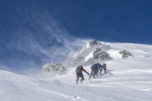 La Guida Definitiva all'Abbigliamento da Montagna