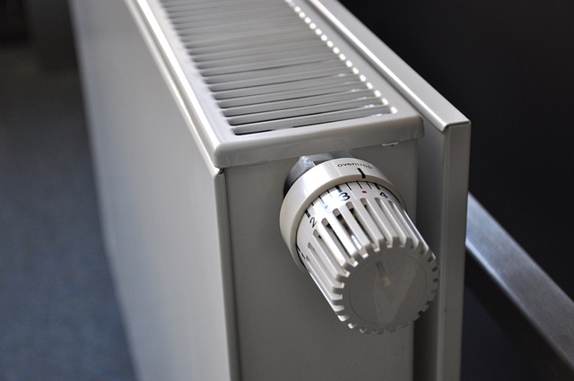 Pompa di calore per termosifoni: scopri come funziona e risparmia sulla bolletta!