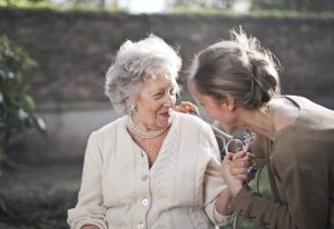 Cervicalgia negli Anziani: Come riconoscere i sintomi e gestire il dolore