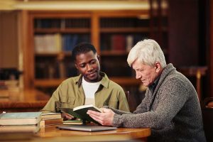 Libri, Podcast e documentari sull’assistenza anziani